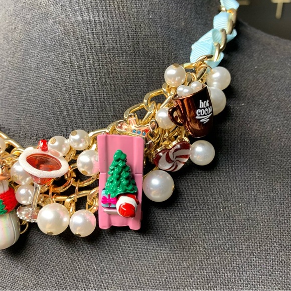 New Betsey Johnson Baubble Bid Holiday Necklace Faux Pearl Charm Christmas - Picture 2 of 9